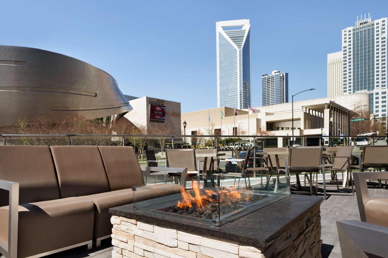 Embassy Suites By Hilton Charlotte Uptown Dış mekan fotoğraf