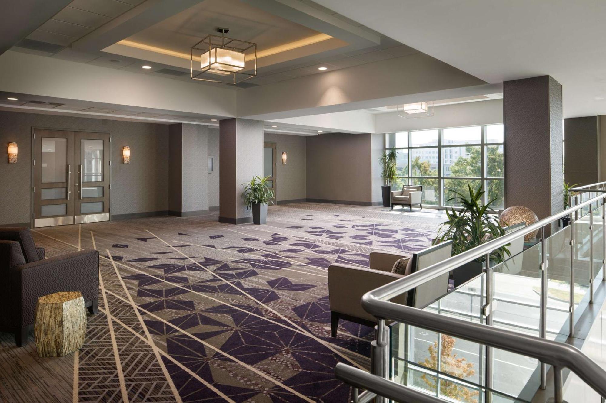 Embassy Suites By Hilton Charlotte Uptown Dış mekan fotoğraf