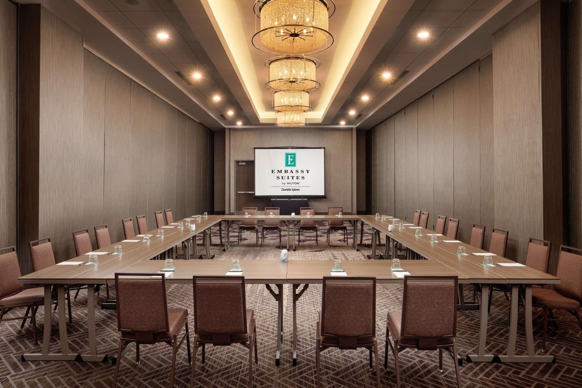 Embassy Suites By Hilton Charlotte Uptown Dış mekan fotoğraf