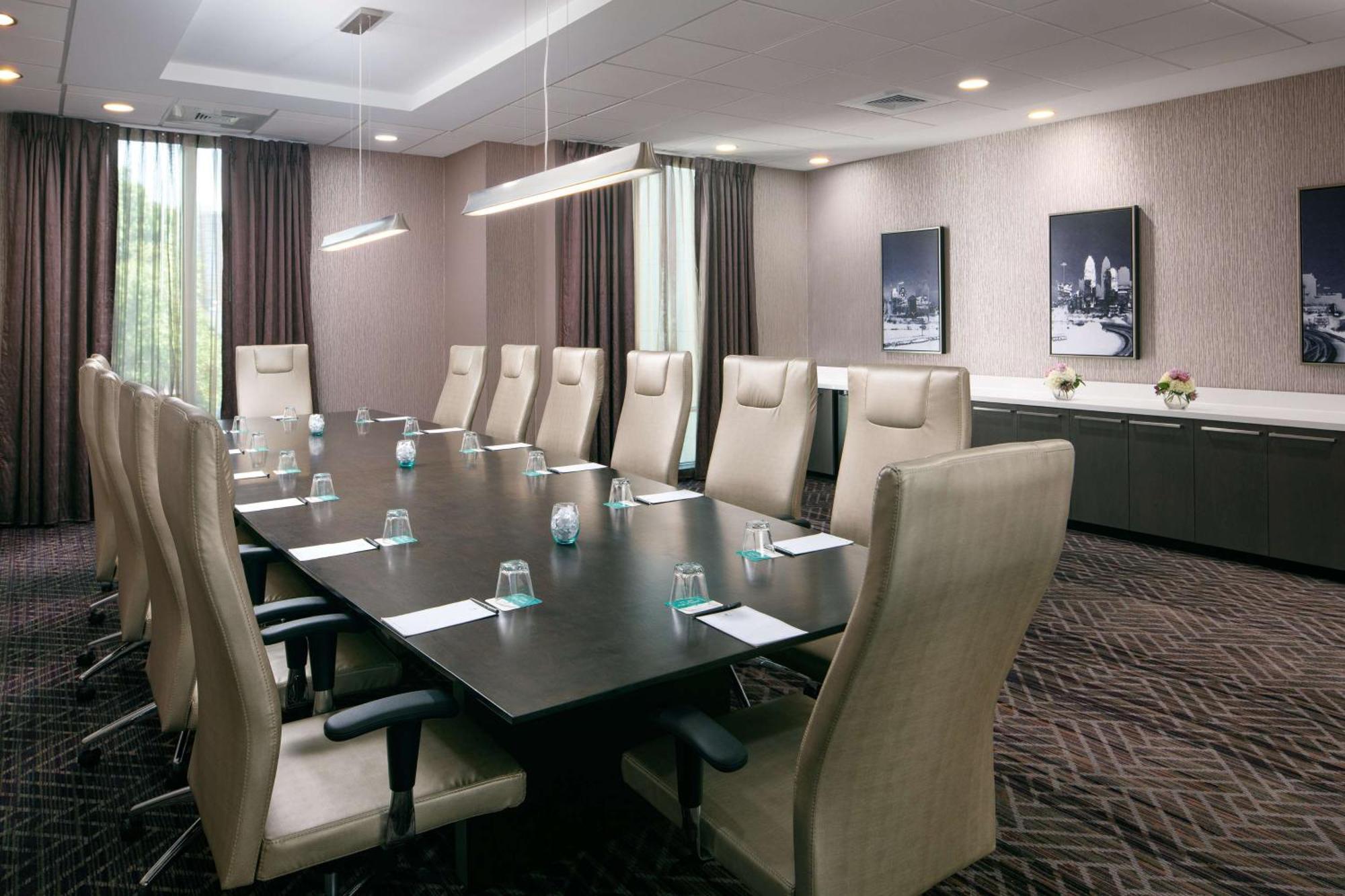 Embassy Suites By Hilton Charlotte Uptown Dış mekan fotoğraf