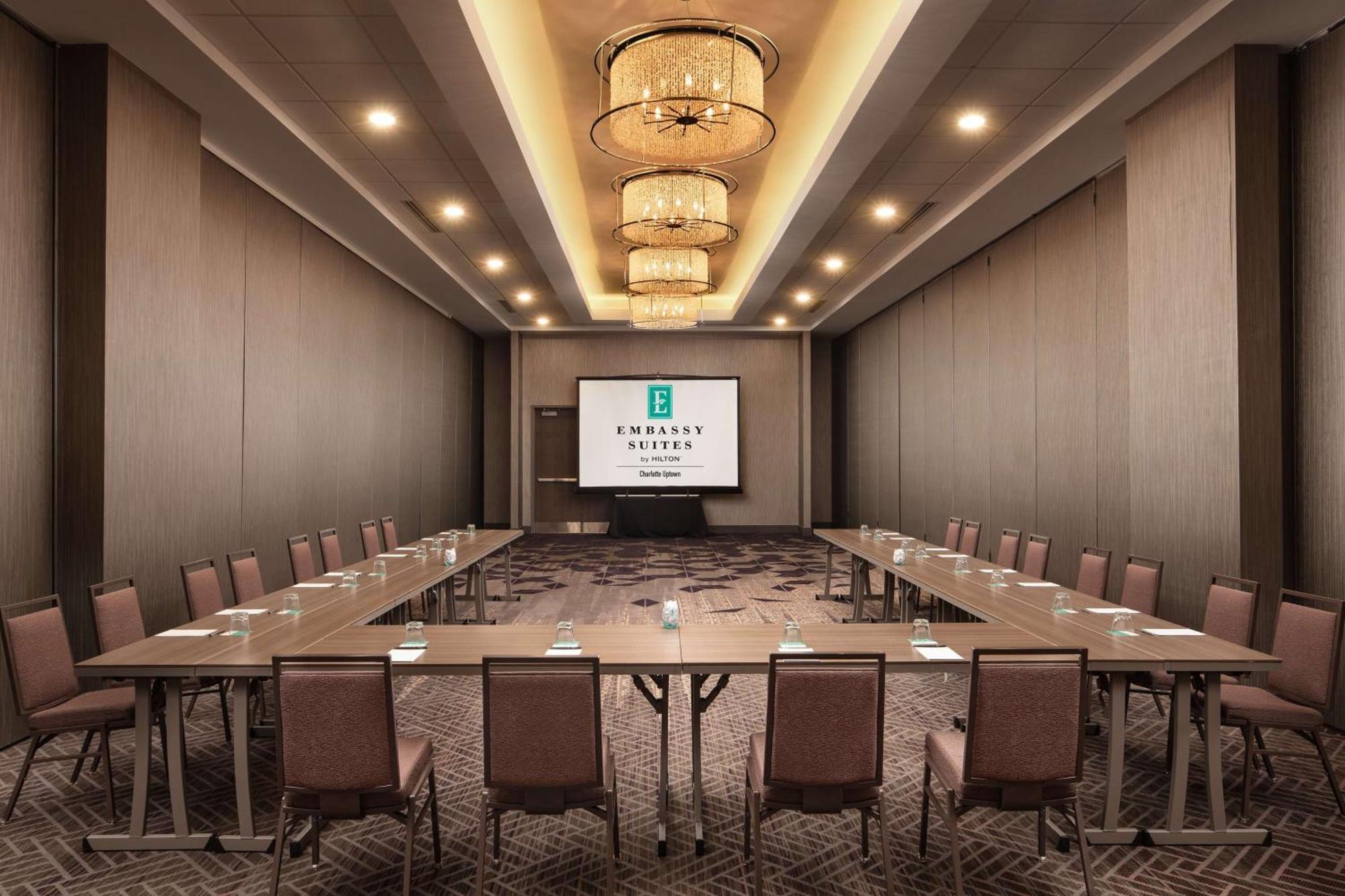 Embassy Suites By Hilton Charlotte Uptown Dış mekan fotoğraf
