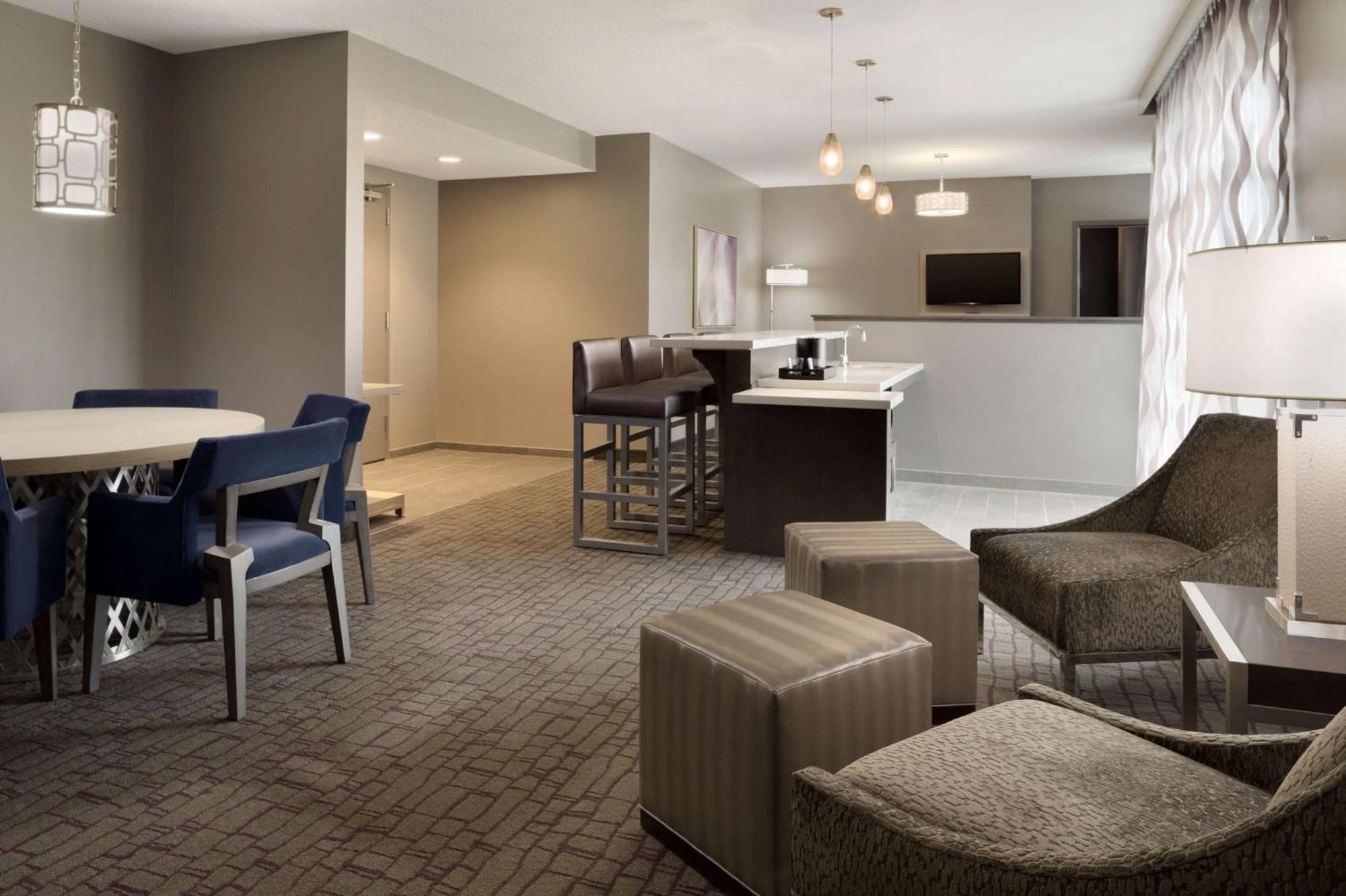 Embassy Suites By Hilton Charlotte Uptown Dış mekan fotoğraf