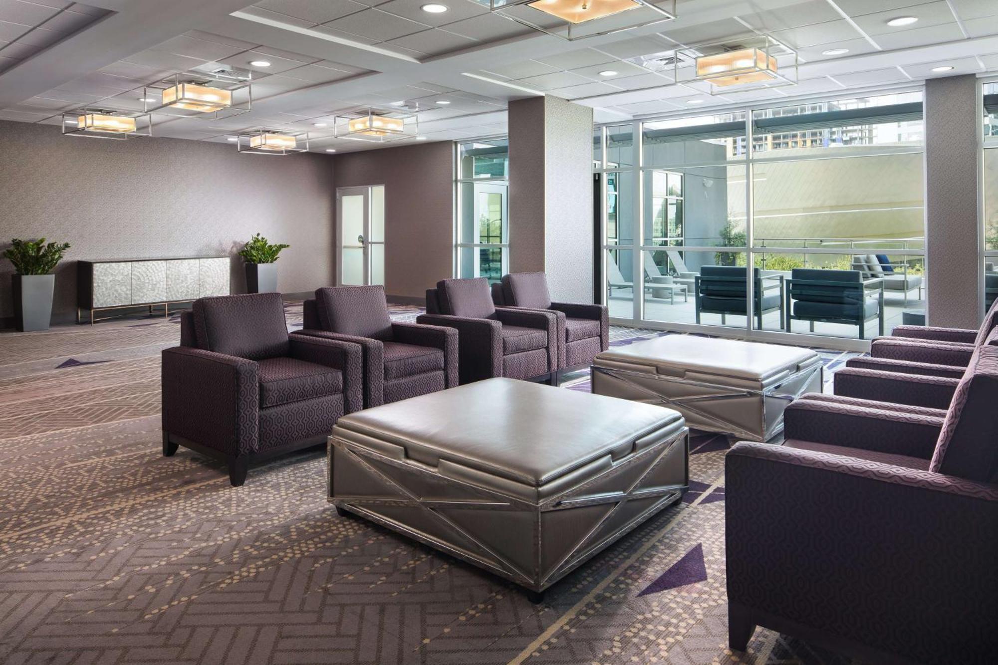 Embassy Suites By Hilton Charlotte Uptown Dış mekan fotoğraf