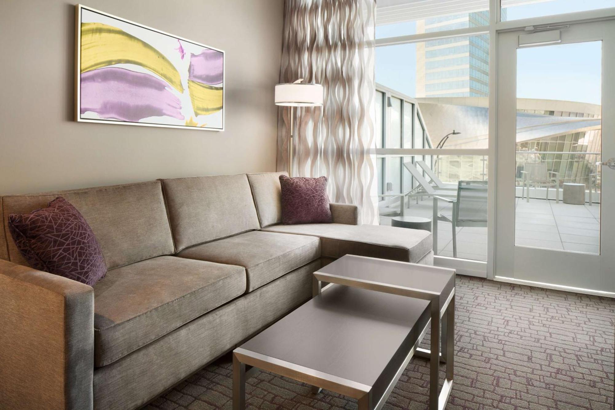Embassy Suites By Hilton Charlotte Uptown Dış mekan fotoğraf